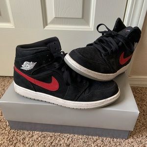 Jordan 1s Mid Top
